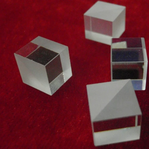 Prism Rectangular <span class=keywords><strong>Corner</strong></span> Cube Optical Glass <span class=keywords><strong>Beam</strong></span> <span class=keywords><strong>Splitter</strong></span> Componente personalizado OEM ODM para instrumentos ópticos - Product Image 4