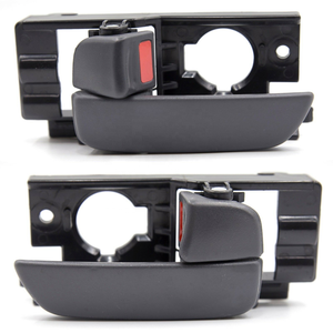 Piezas de coche Juego de manija de puerta trasera delantera interior 82610-<span class=keywords><strong>1E000</strong></span> <span class=keywords><strong>82620</strong></span>-<span class=keywords><strong>1E000</strong></span> 83610-<span class=keywords><strong>1E000</strong></span> 83620-<span class=keywords><strong>1E000</strong></span> para Hyundai ACCENT III (MC) 1,6 05-10 - Product Image 1