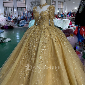 Robe de Soirée Quinceañera Élégante Or Champagne Mc031, Ornée de Cristaux Scintillants, en Tulle Longueur Ras du Sol avec Traîne Chapelle, 100% Polyester - Product Image 4