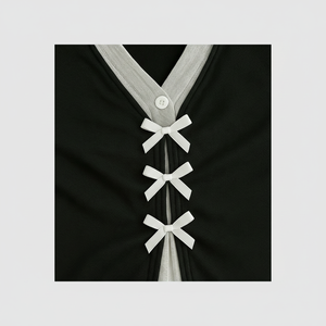 Camiseta de manga corta con cuello en V y logotipo personalizado para mujer, camiseta transpirable ajustada deportiva con lazo, camisetas de algodón de tendencia para verano - Product Image 1