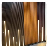 Panneau de douche Offre Spéciale Panneaux de plafond Panneau mural WPC Revêtement mural Matériau de décoration pour l'intérieur de la salle de bain et du salon