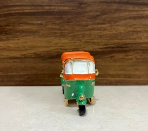 Nirmala Handicrafts TUK TUK (AUTO) de Latón para Decoración Moderna y Lujosa del Hogar, Adorno Colgante Decorativo para Interiores - Product Image 2