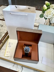 Reloj Cronógrafo para Hombre con Esfera Negra y Correa de Cuero con Patrón de Cocodrilo Negro para Uso Formal e Informal - Product Image 5