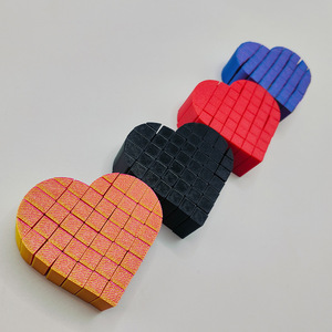 Nouveaux jouets de décompression 3D imprimés à l'encre, motif pixel love, pour amoureux et petites amies, blanc et noir, fabriqués en Chine - Product Image 3