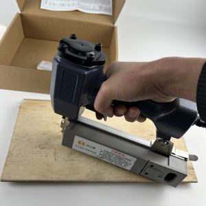 Pistolet à clous pneumatique pour outils de quincaillerie, idéal pour les cadres photo et la peinture au pistolet - Product Image 2