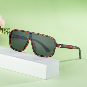 Nouvelles lunettes de soleil carrées pour hommes, protection UV400, verres en PC, monture en plastique et métal, mode, lunettes de soleil d'extérieur ZX 8951 - Product Image 1