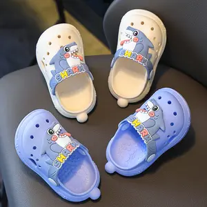 2024 बच्चों के उच्च गुणवत्ता वाले पीवी शिशुओं के बच्चों के लिए बेबी होल जूते होम गर्ल्स सॉफ्ट रबर सोल एंटी स्लिप सैंडल