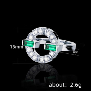 Anello con Zircone Verde Smeraldo per Donne, Elegante Gioiello da Dito in Tono Platino alla Moda - Product Image 6