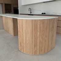 Panneau de revêtement mural tambour flexible en chêne finition noyer, direct fabricant, pour coins, îlots, comptoirs et meubles en placage