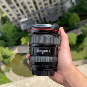 Objectif zoom plein format <span class=keywords><strong>Canon</strong></span> EF 17-<span class=keywords><strong>40mm</strong></span> F/4L USM à autofocus, 90 % neuf, avec zoom grand angle et filtre 77 mm - Product Image 1