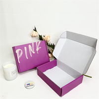 Vente en gros Boîte d'emballage en papier Boîtes d'emballage cadeau de taille moyenne Boîte postale en carton ondulé recyclable imprimée avec logo personnalisé