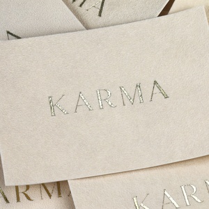 Tarjetas de Invitación de Terciopelo Personalizadas con Impresión en Dorado, Sobres de Terciopelo con Acabado Brillante Autoadhesivo, Tarjeta Elegante - Product Image 3