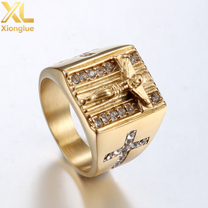 Anillo Religioso de Cruz de Jesús para Hombre, Chapado en Oro de 18K, Acero Inoxidable - Product Image 2