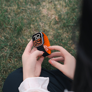 Cm Thời Trang Hai-Màu Cấp Bằng Sáng chế Silicone An Toàn Đóng Dây Đeo Từ Tính Cho Apple Watch11/ 10/8/9/6/7/5/SE - Product Image 2