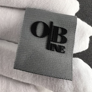 Étiquette en silicone 3D personnalisée, étiquette tissée pour vêtements, lavable, douce, en fil de <span class=keywords><strong>polyester</strong></span> haute densité pour vêtements - Product Image 3