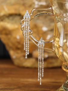 Boucles d'oreilles en or véritable 18 carats avec diamants lignes élégantes - Product Image 2