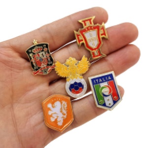 Hot Bán Lớn Châu Âu Đội Bóng Đá Logo Câu Lạc Bộ Huy Hiệu Tùy Chỉnh Tùy Chỉnh Men Huy Hiệu Ve Áo <span class=keywords><strong>Pin</strong></span> Bóng Đá Fan Lưu Niệm - Product Image 2