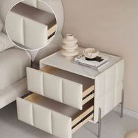 Nouvelle Arrivée Table de Chevet en Cuir Souple Design Minimaliste Coins Panneaux Couleur Crème Table de Rangement pour Chambre à Coucher