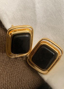 ต่างหูทรงเรขาคณิตสีดำทอง ดีไซน์มินิมอลสไตล์เกาหลี ยี่ห้อ Kaimei Fashion ทำจากทองเหลือง - Product Image 4