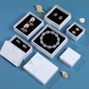 Boîte d'emballage de bijoux de base et de couvercle rectangle moderne en papier vente en gros - Product Image 1