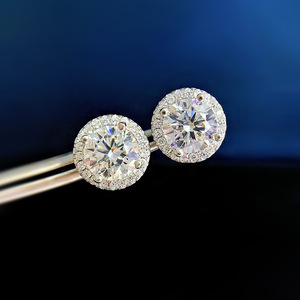Pendientes de tuerca finos clásicos elegantes para mujer, nueva inserción redonda de taladro completo con circón - Product Image 4