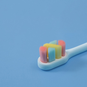 Spazzolini da denti Extra morbidi con setole affusolate progettate dal parodontologo per denti sensibili e gengive che si allontanano - Product Image 2