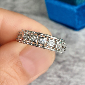 Anello geometrico semplice per donna, design unico, elegante gioiello da dito alla moda - Product Image 4