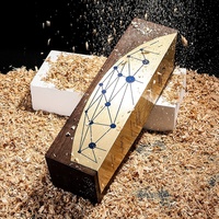 Trophée en bois massif sur mesure avec gravure et impression UV, design durable sur le thème des animaux/du sport, pour récompenses et événements d'entreprise