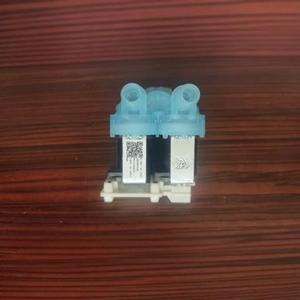 วาล์วน้ำเข้าเครื่องซักผ้า W11036930 อุปกรณ์เสริมพลาสติกไฟฟ้าทนทานสำหรับเครื่องซักผ้าอัตโนมัติ - Product Image 1