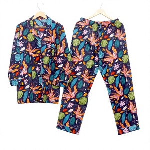Conjunto de Pijama de Algodón con Estampado Floral Elegante y Moderno, Ropa de Dormir Ligera para Mujer, Conjunto de Verano de Secado Rápido - Product Image 1