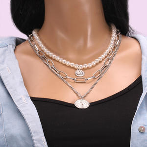 Collar de moda en capas con imitación de perlas y cadena dorada con colgante de retrato, cadena de suéter de varias capas, joyería para mujer - Product Image 2