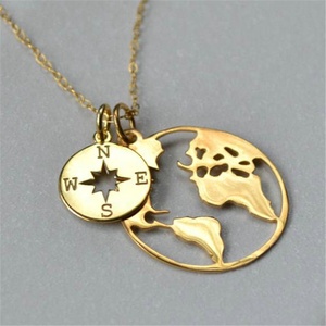 Personalizzato 18k oro Del Mondo Mappa e Bussola Collana di fascino del pendente Wanderlust Regalo in acciaio inox Gioielli viaggiatore - Product Image 1