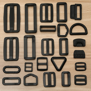Hebillas de plástico ajustables de 1 cm a 5 cm, negras, para mochilas y bolsos, ajuste de longitud de correa - Product Image 1