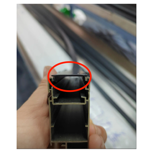 Latte en <span class=keywords><strong>PVC</strong></span>/bande d'étanchéité Formes personnalisées Canal d'extrusion Type C Latte en plastique <span class=keywords><strong>PVC</strong></span> incurvée Couvercle de <span class=keywords><strong>joint</strong></span> de <span class=keywords><strong>porte</strong></span> en <span class=keywords><strong>PVC</strong></span> anti-poussière - Product Image 3