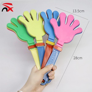 Abanico de plástico con sonido de aplausos para fiestas, diseño de logotipo personalizado, para animar en desfiles deportivos y juegos. - Product Image 2