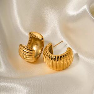 Pendientes de Aro Modernos y Minimalistas de Acero Inoxidable con Baño de Oro de 18K, Textura Gruesa, Forma de CC, para Mujer - Product Image 2