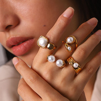 H&C Wholesale – Nouveauté : Bagues Rétro pour Femmes en Acier Inoxydable 304/316L avec Perles, Plaqué Or 18K, Serties de Perles, Bijoux Tendance en Gros, Prêts à l'emploi
