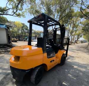 Montacargas Diésel Usado de Buen Rendimiento FD25 Fabricado en Japón, Montacargas Diésel de 2.5 y 3 Toneladas en Venta - Product Image 3
