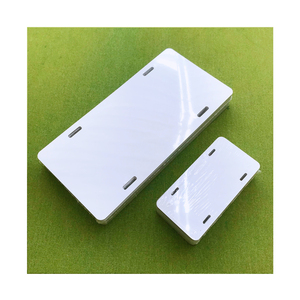 لوحات ترخيص سيارات مخصصة بالجملة، لامعة بيضاء وسوداء، من الألومنيوم القابل للطباعة بالتسامي - Product Image 4