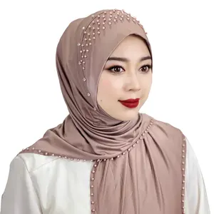 Toptan popüler moda Spandex Polyester başörtüsü eşarp kadınlar için boncuklu müslüman anlık fular başörtüsü ile türban şapkalar kadınlar