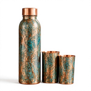 Bouteille d'eau en cuivre pur émaillé turquoise imprimé indien avec 2 verres – Ensemble écologique en gros - Product Image 1