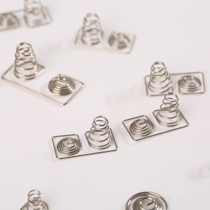 สปริงติดต่อเหล็กควบคุมระยะไกลแบบกำหนดเองหมายเลข5หมายเลข7ขั้วบวกแบตเตอรี่เหล็กสปริงผลิตฮาร์ดแวร์ - Product Image 4