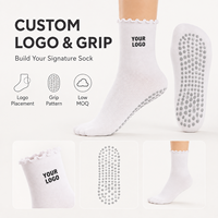 Chaussettes antidérapantes personnalisées avec logo pour femmes, chaussettes de yoga et de pilates, silicone antidérapant, respirantes, en coton, faible MOQ, directement de l'usine