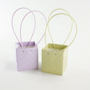 Sac en papier carré imperméable Macaron motif losange un morceau d'argile boîte à fleurs à main sac en papier kraft - Product Image 4