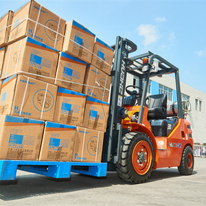 2吨卡车与发动机日产k25叉车日产