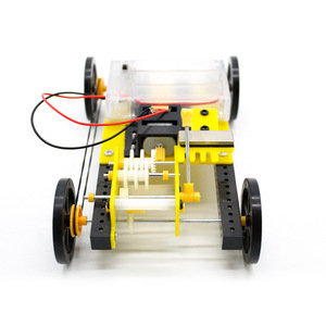 Kit de ensamblaje de coche con cambio de marchas para niños, juguete educativo de ciencia, experimento de física, bricolaje, STEM, control manual de plástico, funciona con pilas - Product Image 2