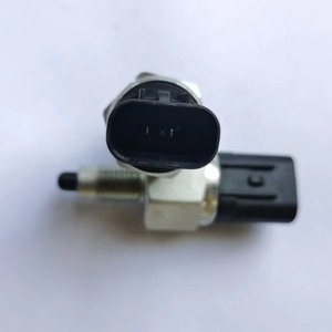 Interruptor 10021705 para luces de reversa, pieza de repuesto para luz de esquina Saic Roewe 350 - Product Image 1