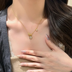 Collier exquis en argent sterling S925 plaqué or 18 carats, style fée, avec un petit pendentif en diamant étincelant, ciblé pour la clavicule - Product Image 4