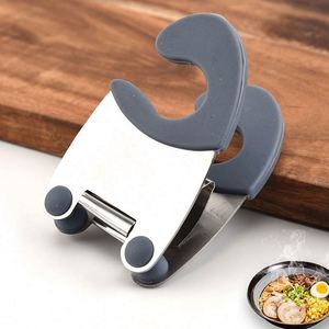 ที่หนีบหม้อสแตนเลส TPR พร้อมที่หนีบช้อน สำหรับอุปกรณ์ครัว - Product Image 2
