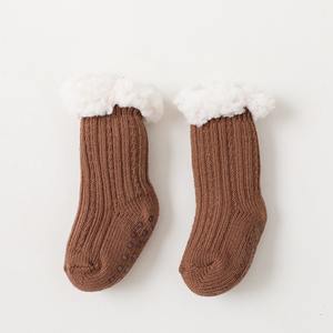 Chaussettes-pantoufles pour enfants d'hiver 2025 Espagne, super épaisses, doublées de <span class=keywords><strong>sherpa</strong></span>, chaudes, pour tout-petits - Product Image 4